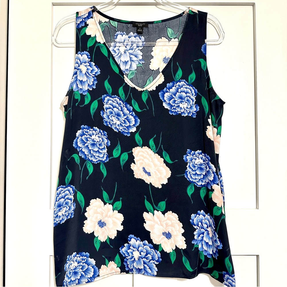 Ann Taylor Vibrant Peony Navy Floral Sleeveless Blouse • Large Petite